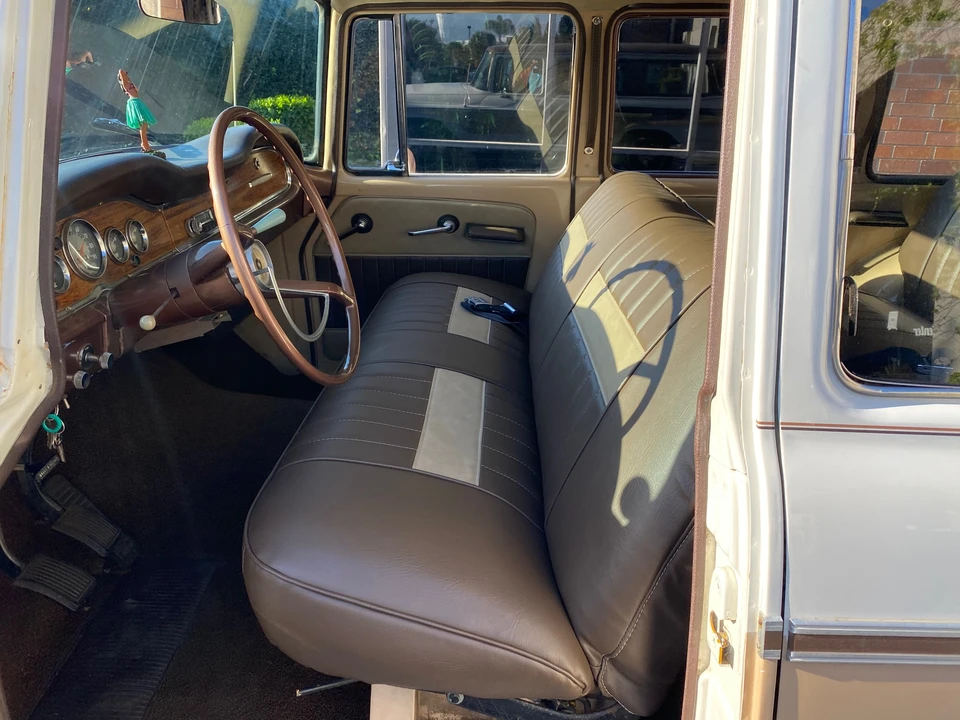 1968 International Harvester Travelall - Image 24 of 31