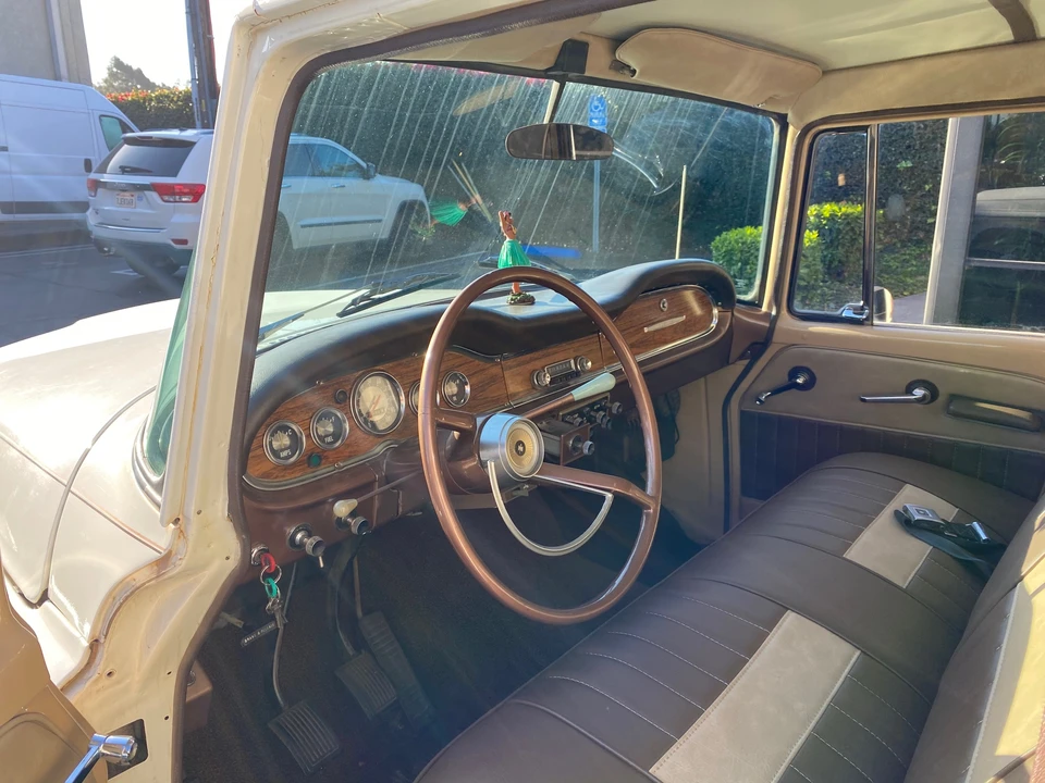 1968 International Harvester Travelall - Image 17 of 31