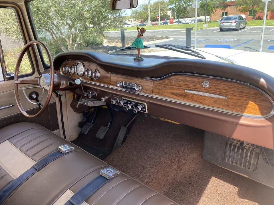 1968 International Harvester Travelall - Image 28 of 31