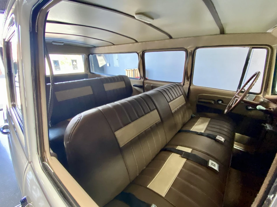 1968 International Harvester Travelall - Image 30 of 31