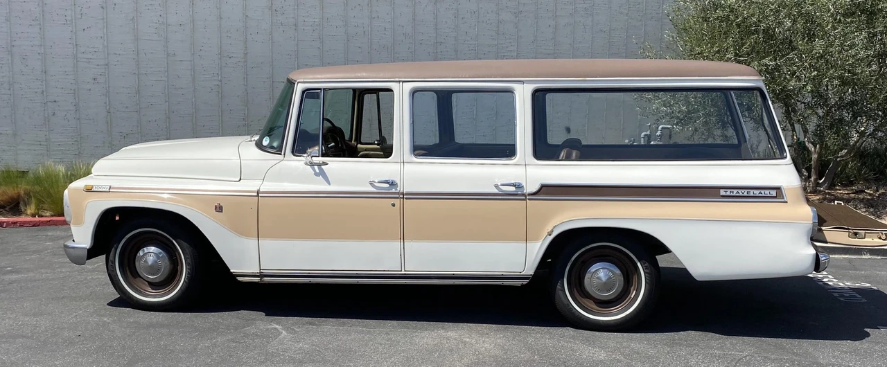 1968 International Harvester Travelall - Image 14 of 31
