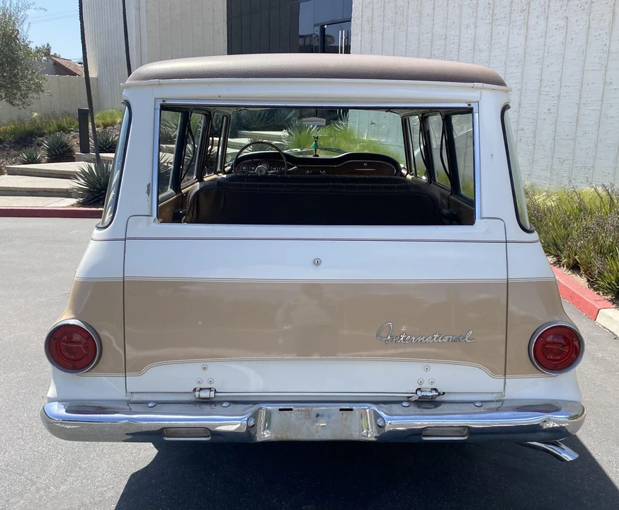1968 International Harvester Travelall - Image 10 of 31