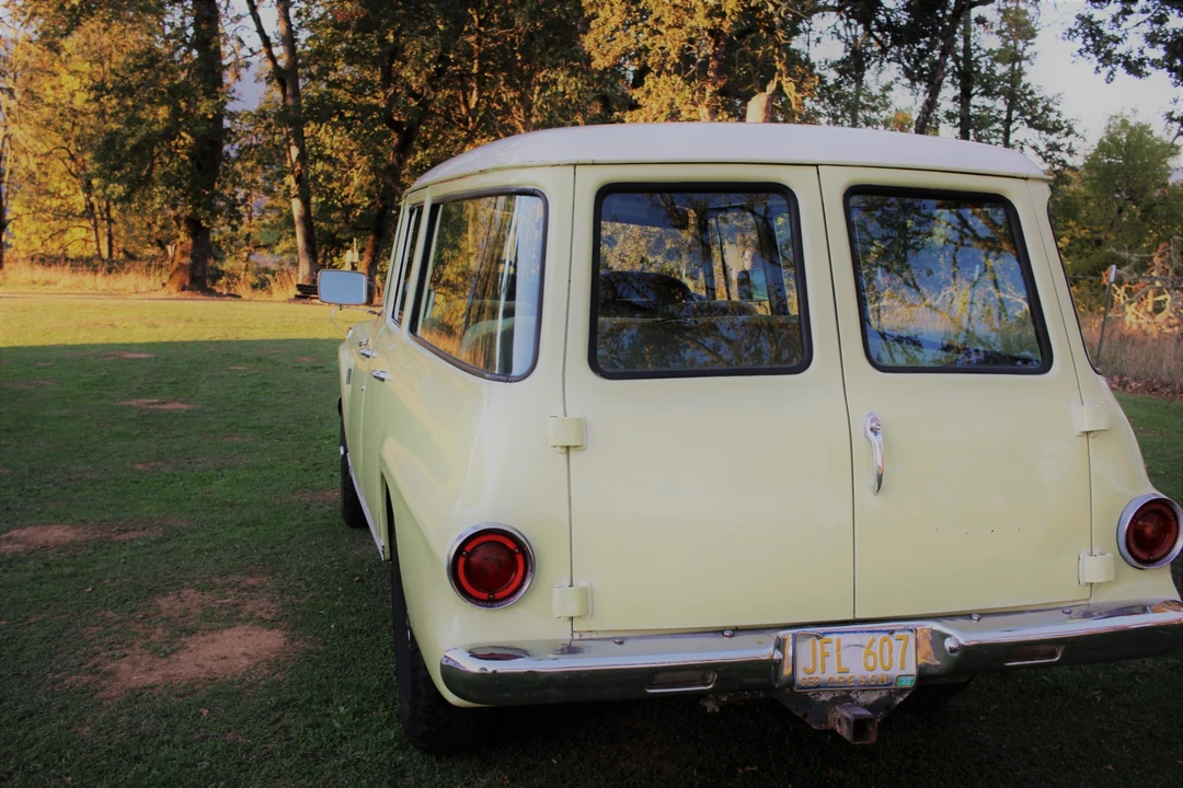 1968 International Harvester Travelall - Image 10 of 31