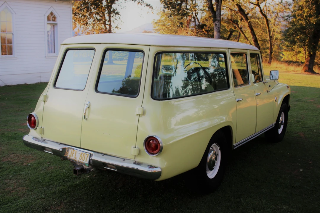 1968 International Harvester Travelall - Image 8 of 31