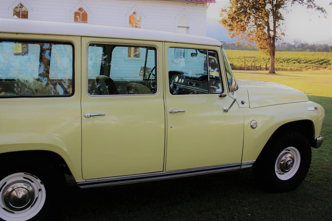 1968 International Harvester Travelall - Image 16 of 31