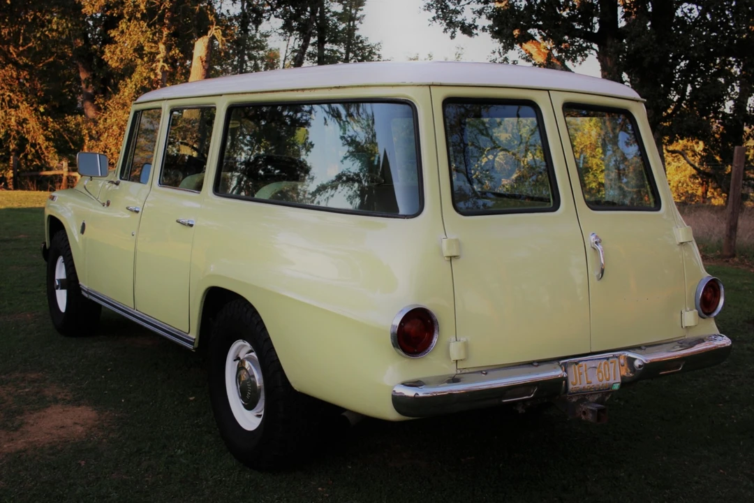 1968 International Harvester Travelall - Image 11 of 31