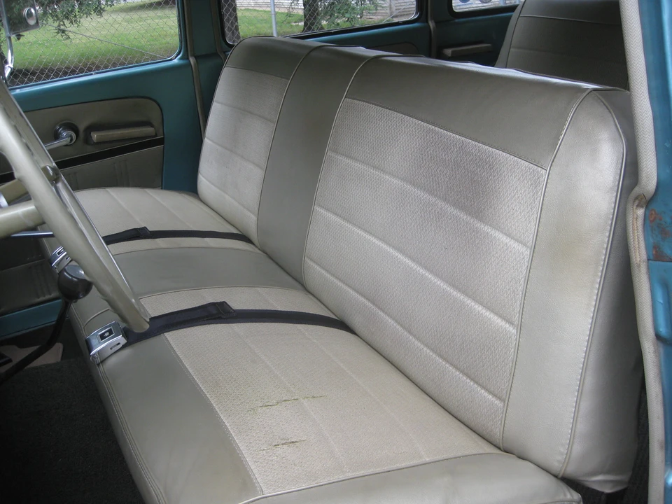 1968 International Harvester Travelall - Image 25 of 31