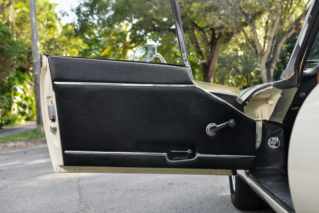 1968 Jaguar E-Type Series 1 - Image 8 of 31