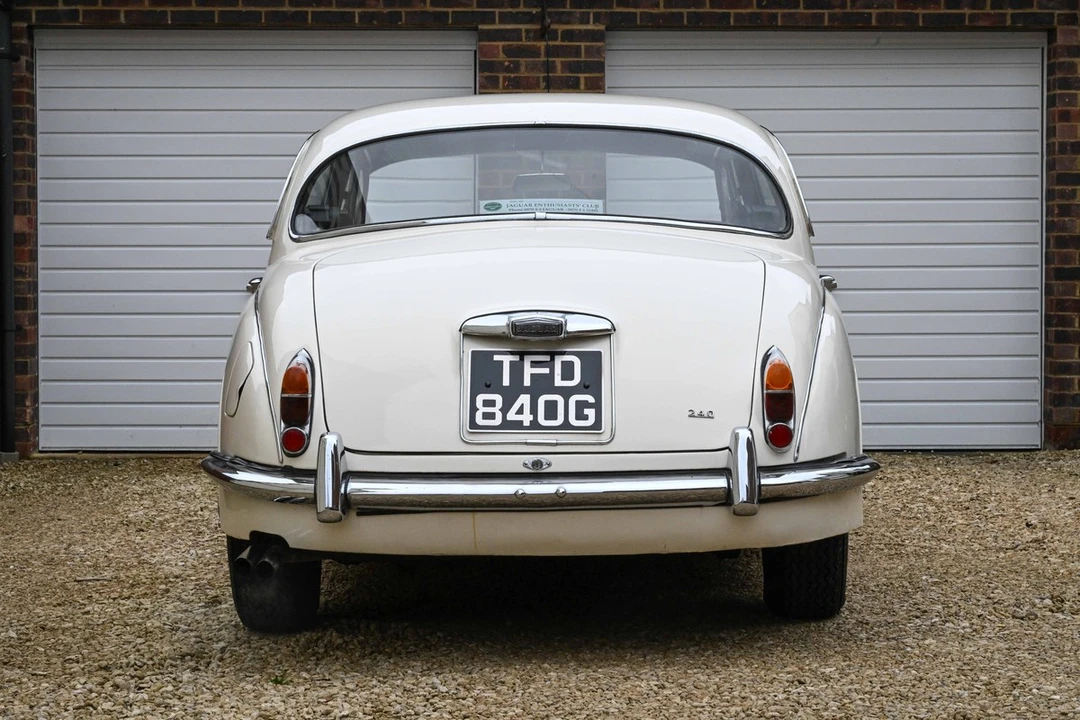 1968 Jaguar Mark II - Image 5 of 30