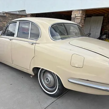 1968 Jaguar 420