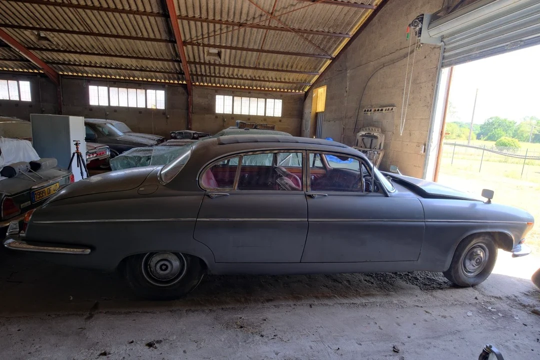 1968 Jaguar Mark X - Image 2 of 31