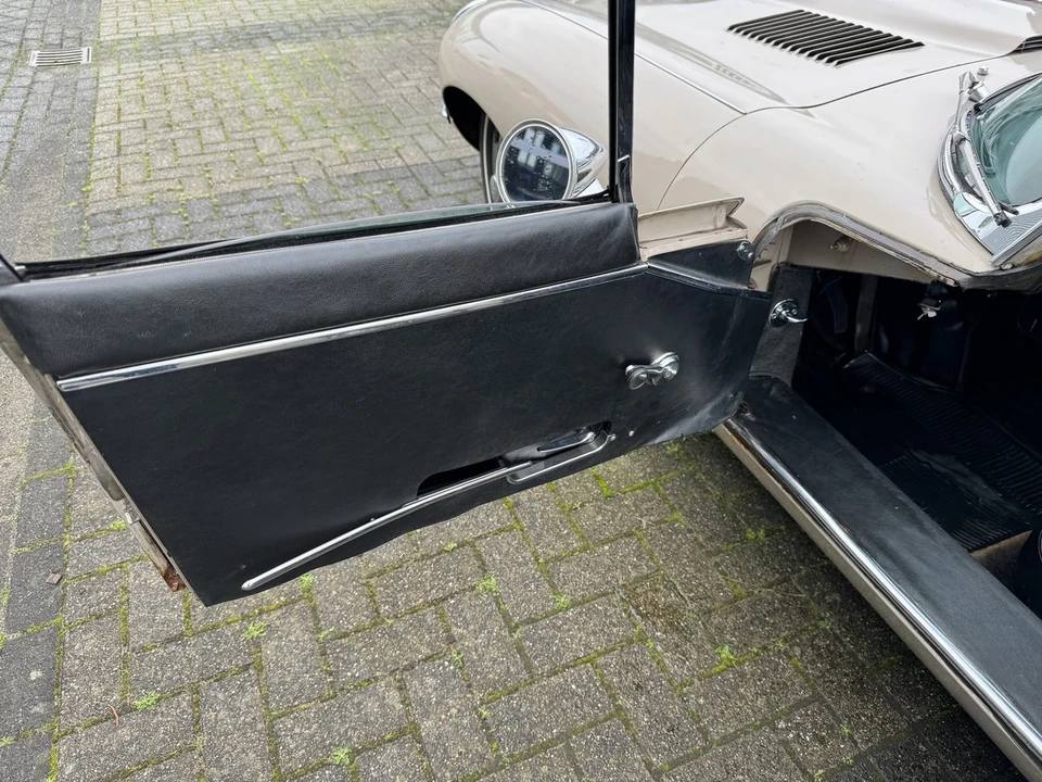 1968 Jaguar E-Type Series 1 - Image 9 of 30