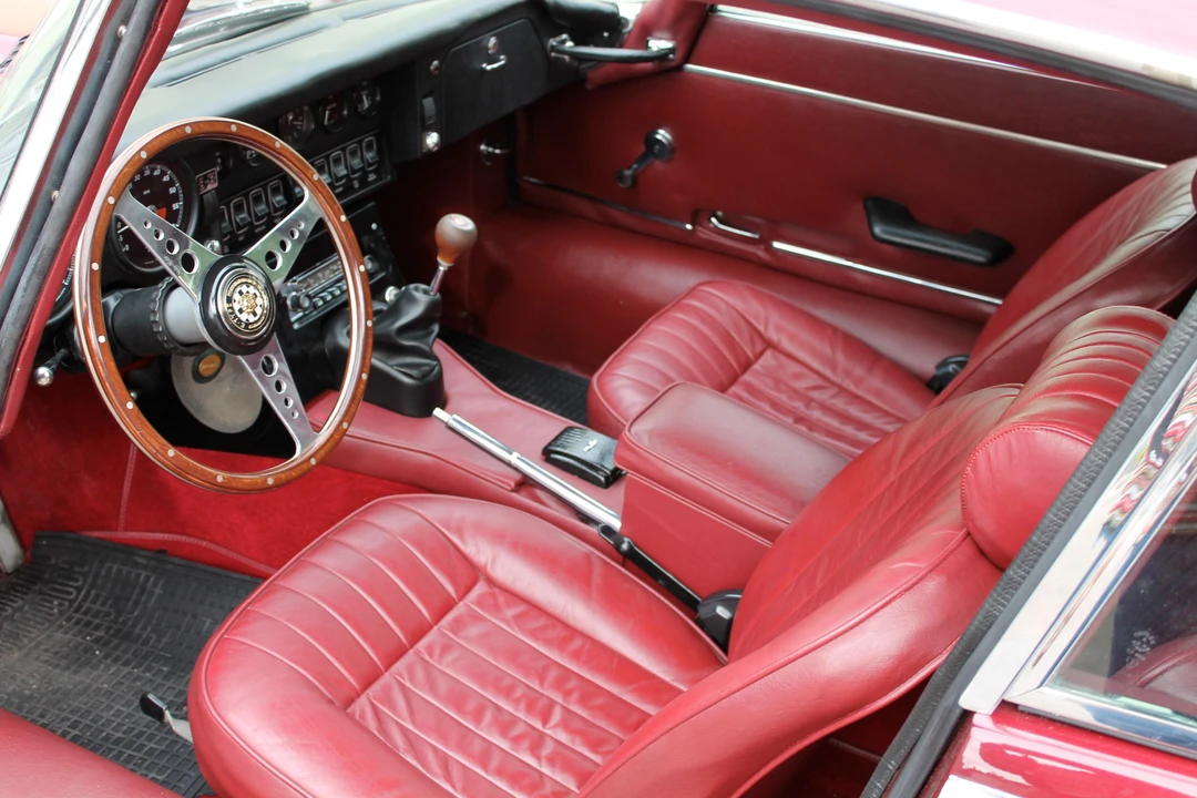 1968 Jaguar E-Type Series 1 2+2 - Image 2 of 4