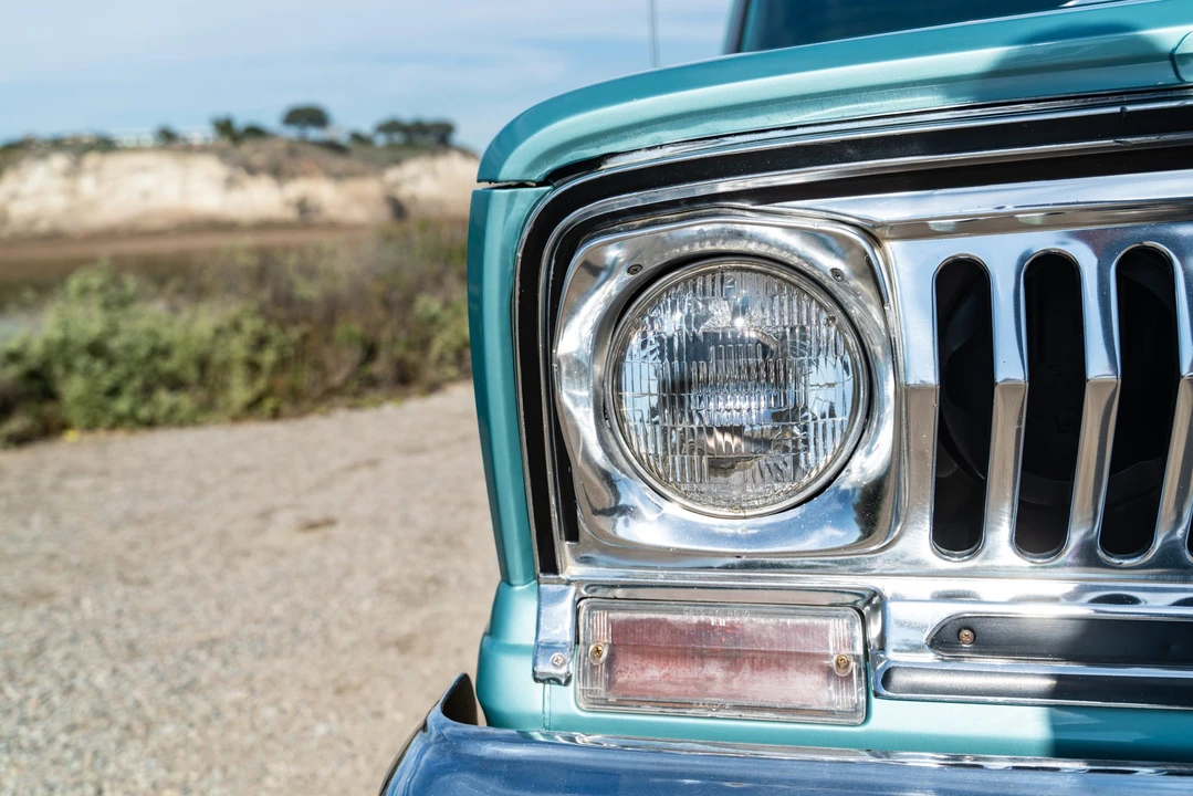 1968 Jeep SJ Wagoneer - Image 9 of 31