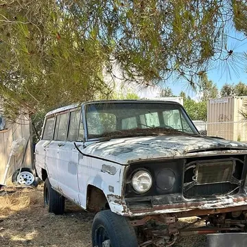 1968 Jeep Wagoneer Super