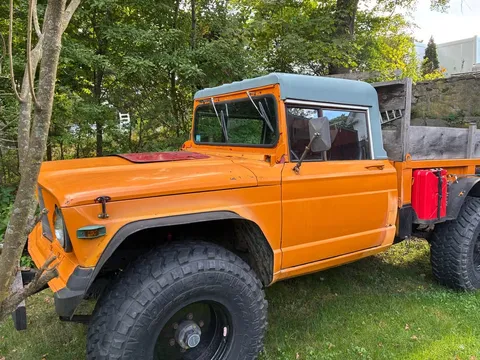 1968 Kaiser M715 Standard
