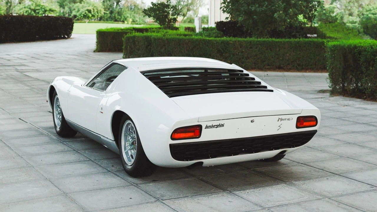 1968 Lamborghini Miura P400 - Image 2 of 31