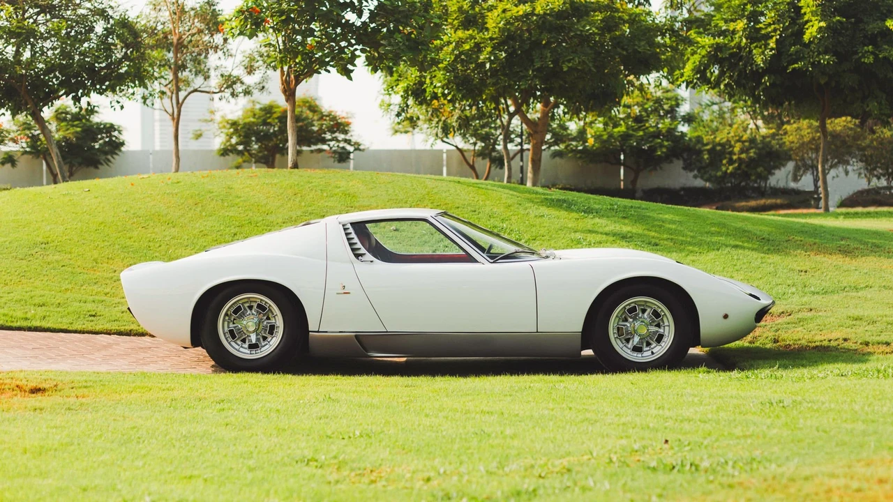 1968 Lamborghini Miura P400 - Image 26 of 31