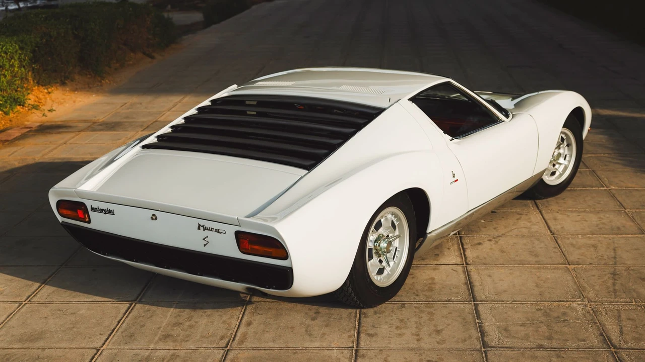 1968 Lamborghini Miura P400 - Image 27 of 31