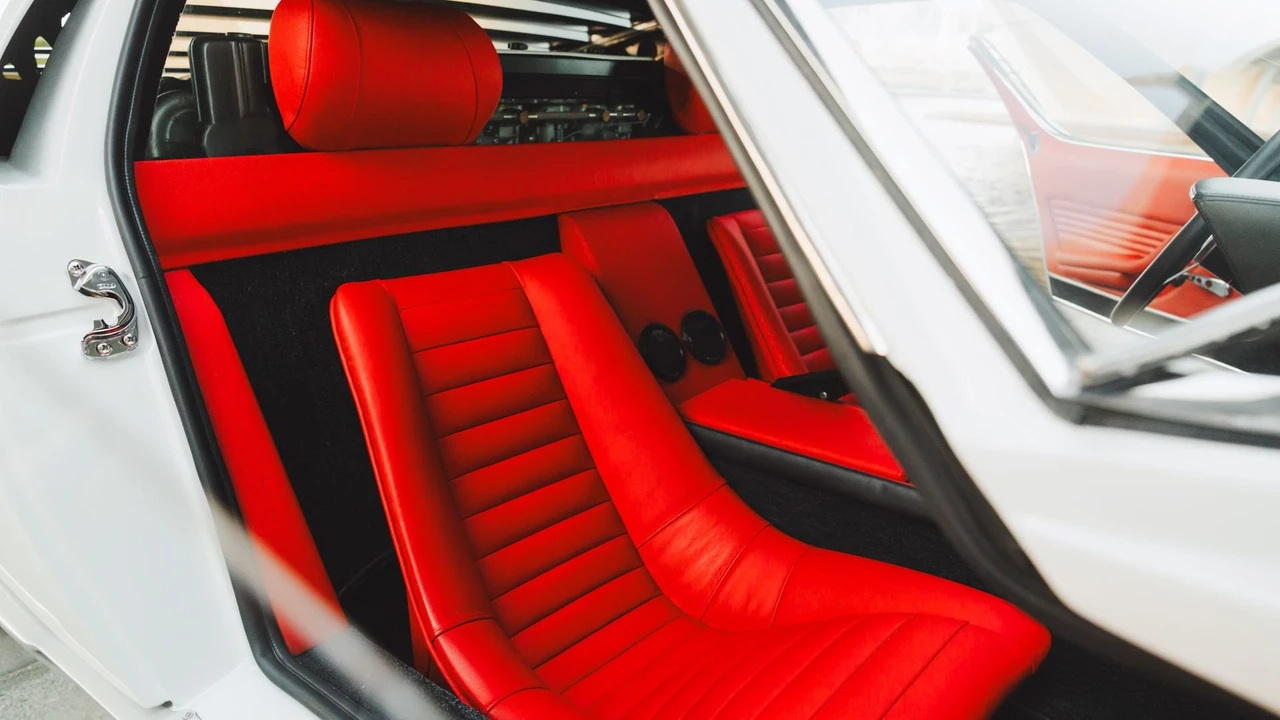 1968 Lamborghini Miura P400 - Image 9 of 31