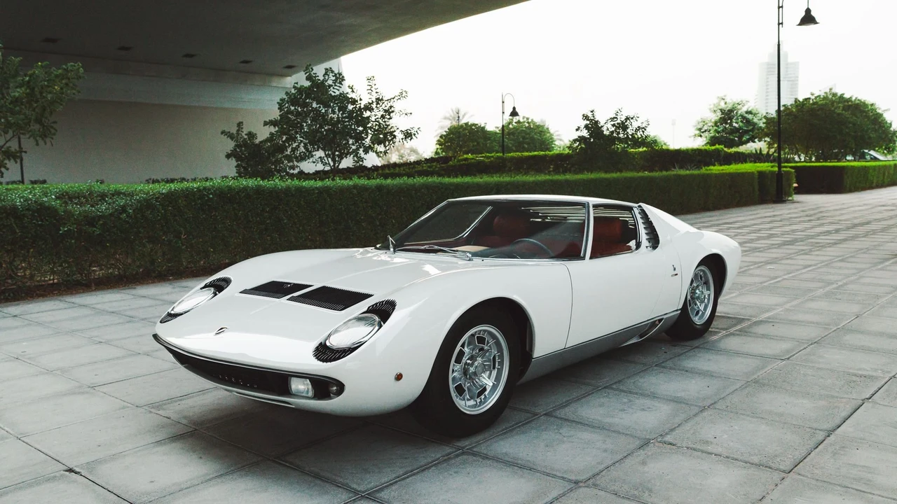 1968 Lamborghini Miura P400 - Image 8 of 31
