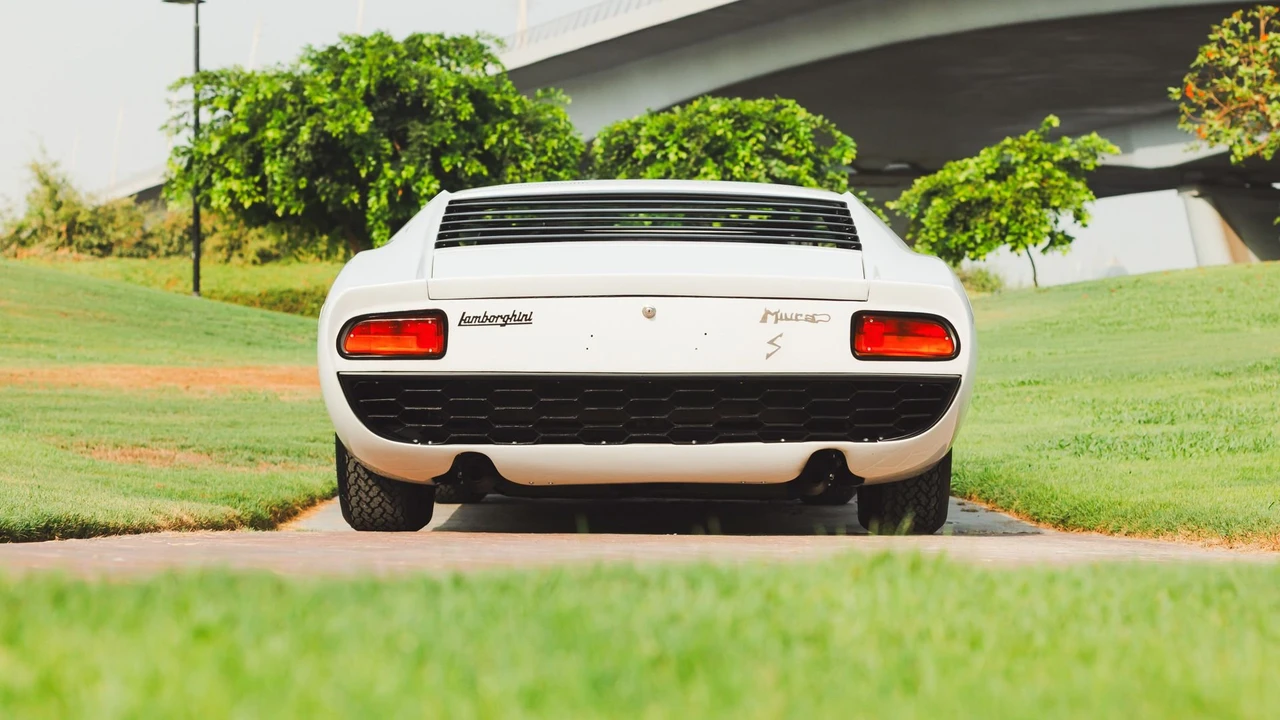 1968 Lamborghini Miura P400 - Image 28 of 31
