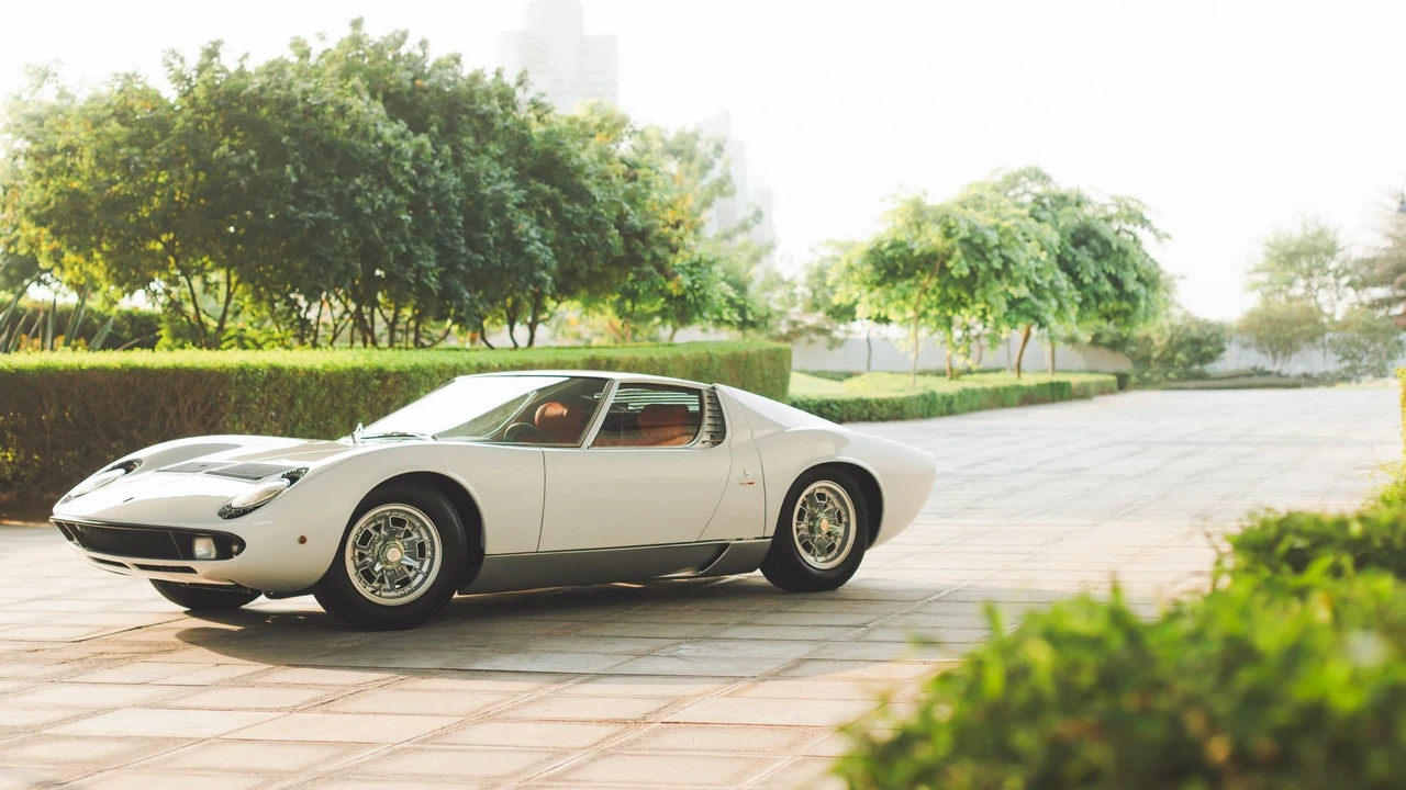 1968 Lamborghini Miura P400 - Image 18 of 31