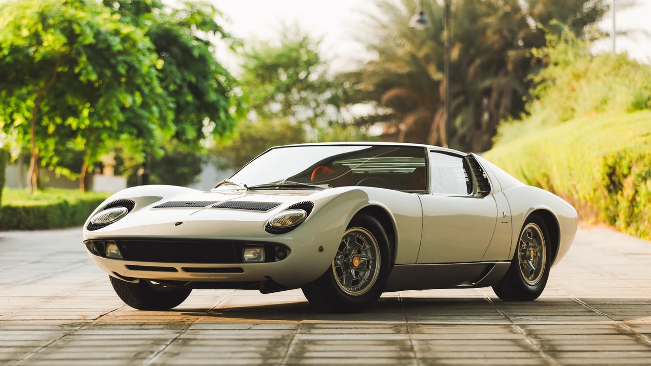 1968 Lamborghini Miura P400 - Image 15 of 31