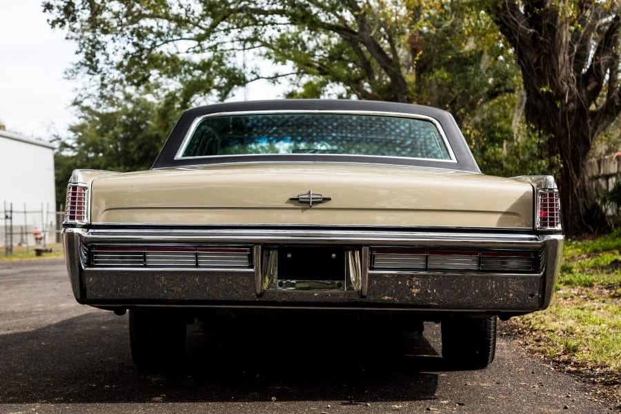1968 Lincoln Continental 4th Gen - Image 11 of 12