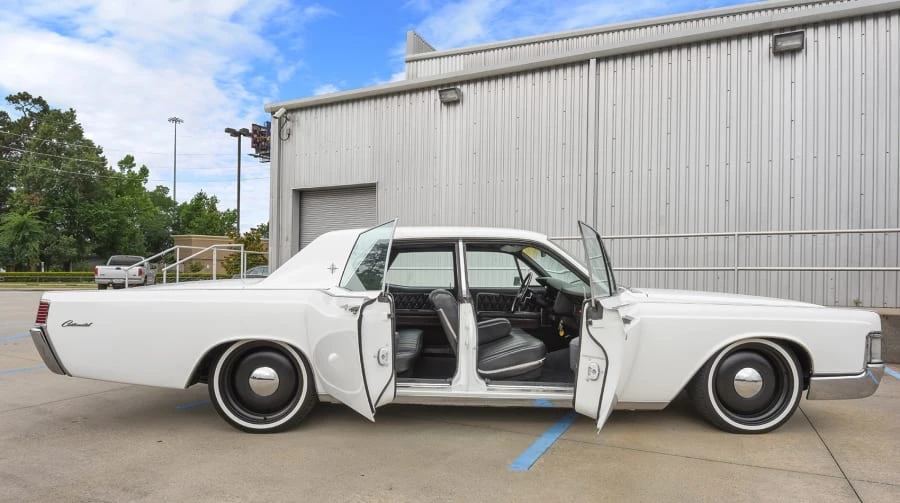 1968 Lincoln Continental 4th Gen - Image 9 of 12