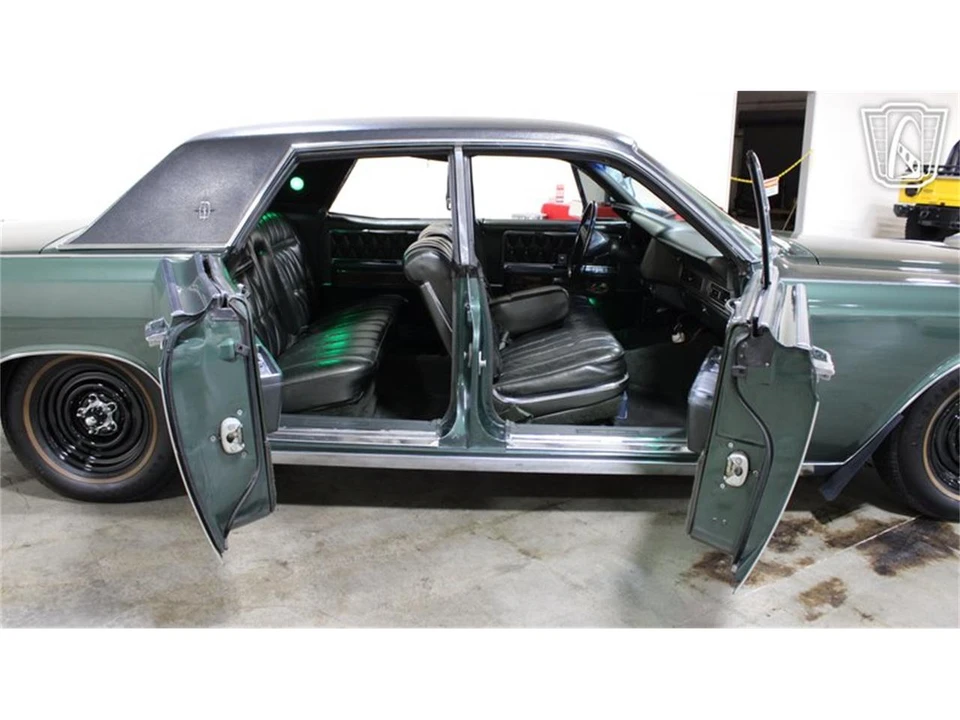 1968 Lincoln Continental 4th Gen - Image 15 of 31