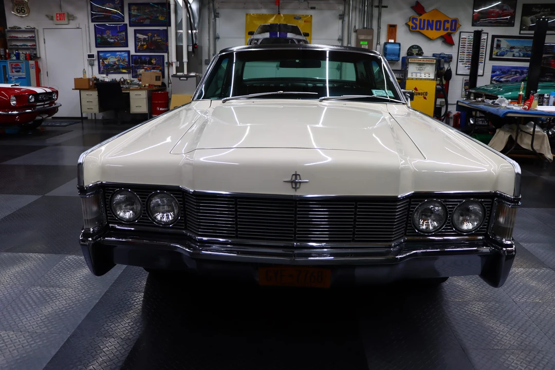 1968 Lincoln Continental 4th Gen - Image 21 of 31