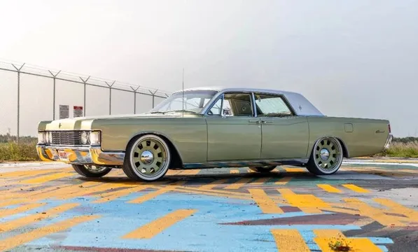 1968 Lincoln Continental Premiere Sedan 4D