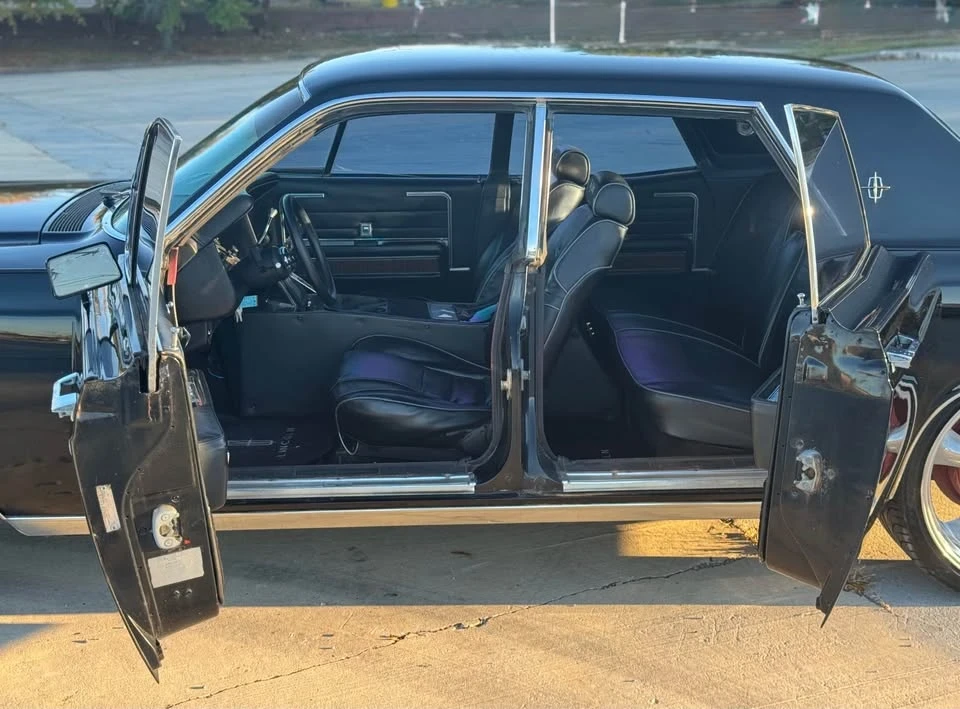 1968 Lincoln Continental 4th Gen - Image 5 of 14