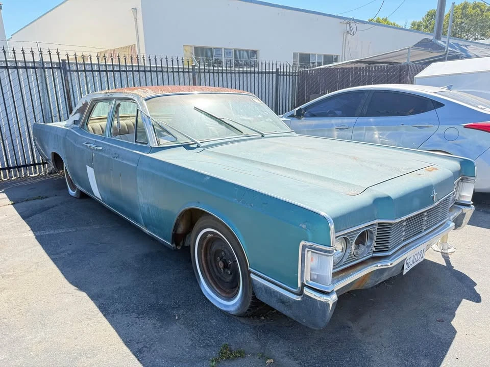 1968 Lincoln Continental 4th Gen - Image 2 of 7