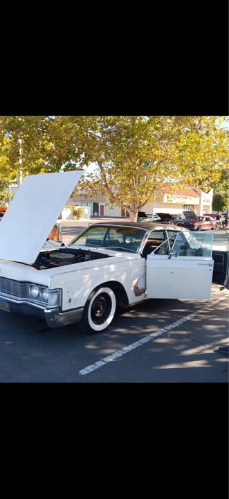 1968 Lincoln Continental 4th Gen - Image 9 of 11
