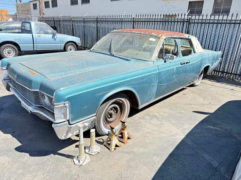 1968 Lincoln Continental Sedan 4D