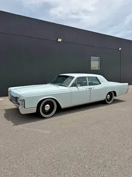 1968 Lincoln Continental Sedan 4D