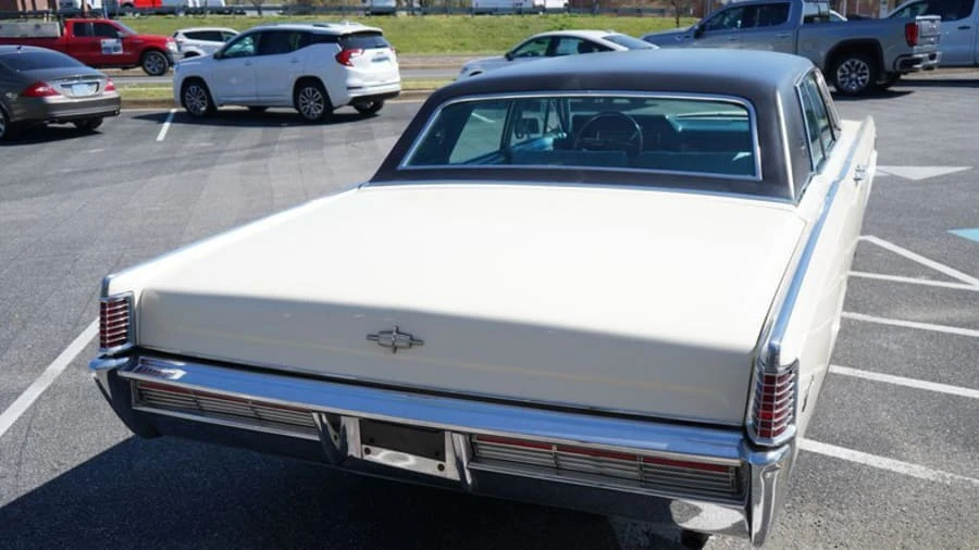 1968 Lincoln Continental 4th Gen - Image 5 of 12