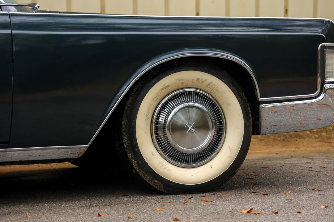1968 Lincoln Continental 4th Gen - Image 19 of 31