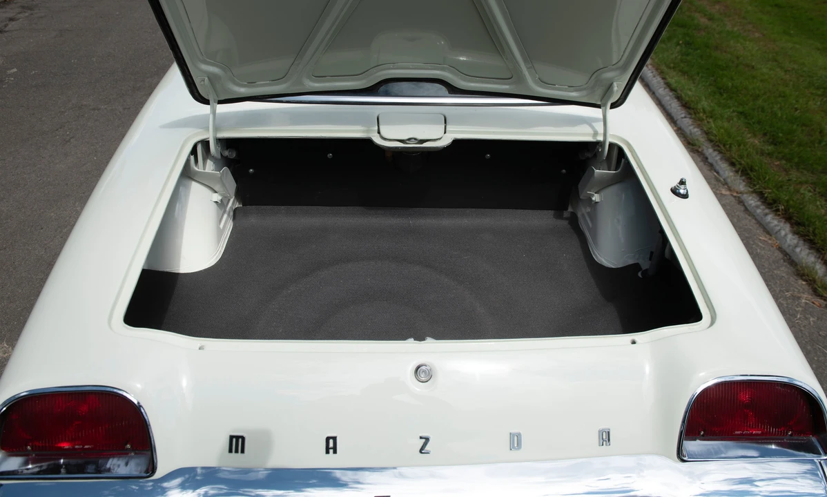 1968 Mazda L10A/L10B Cosmo - Image 15 of 17