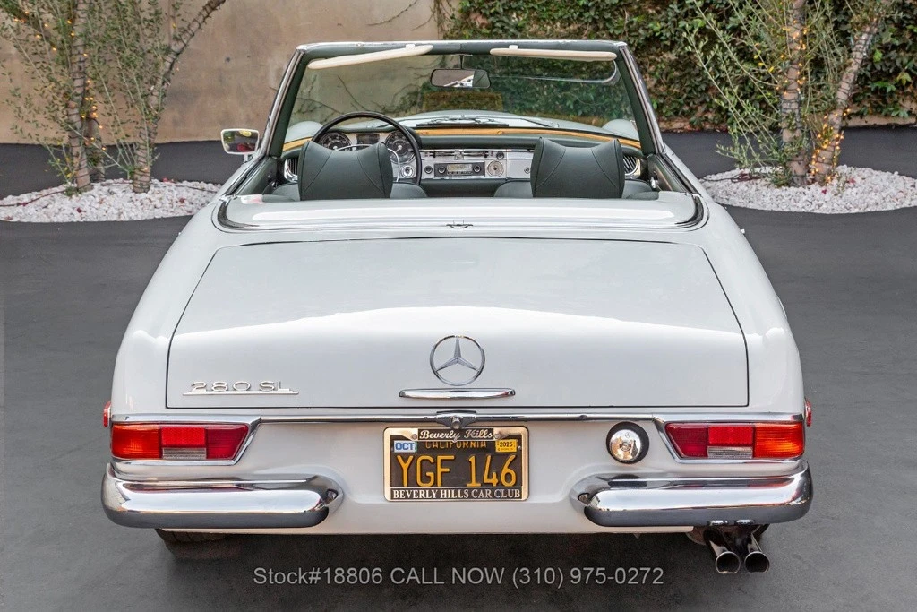 1968 Mercedes-Benz W110 - Image 6 of 12
