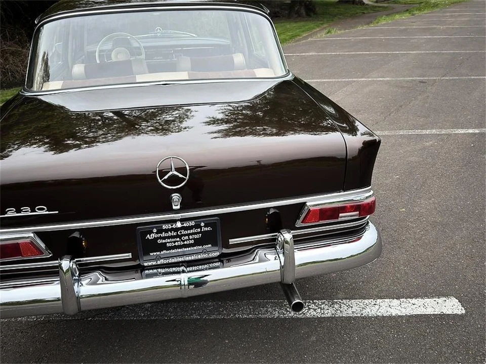 1968 Mercedes-Benz W114 & W115 - Image 9 of 31