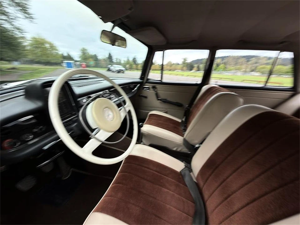 1968 Mercedes-Benz W114 & W115 - Image 22 of 31