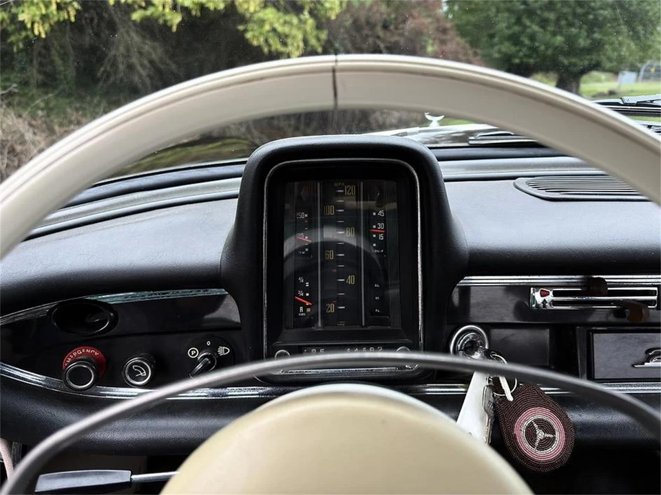 1968 Mercedes-Benz W114 & W115 - Image 26 of 31