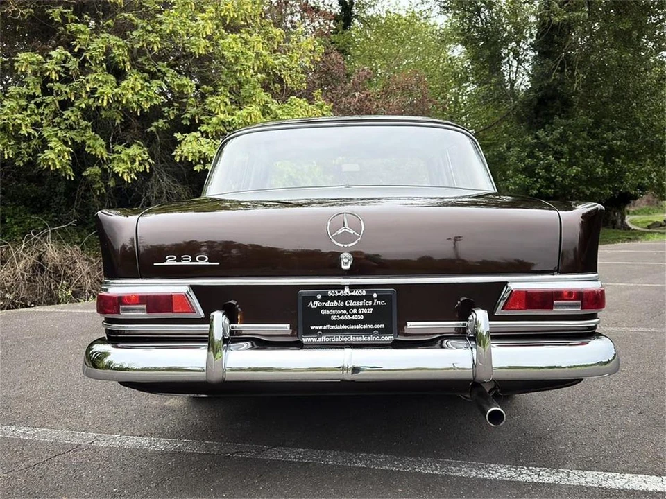 1968 Mercedes-Benz W114 & W115 - Image 7 of 31