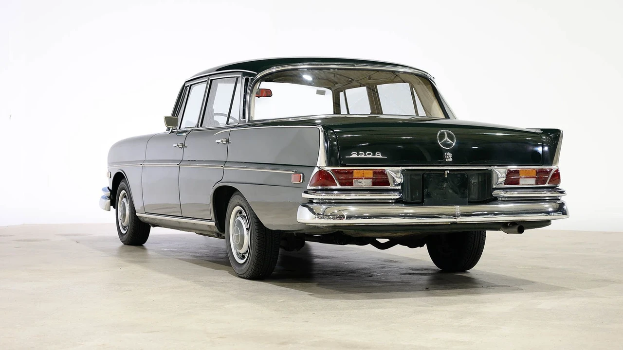 1968 Mercedes-Benz W110 - Image 25 of 31