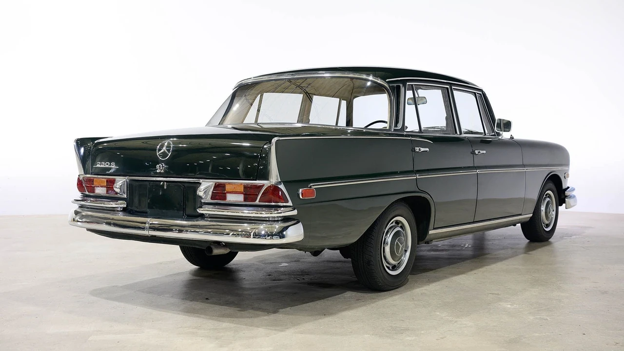 1968 Mercedes-Benz W110 - Image 19 of 31