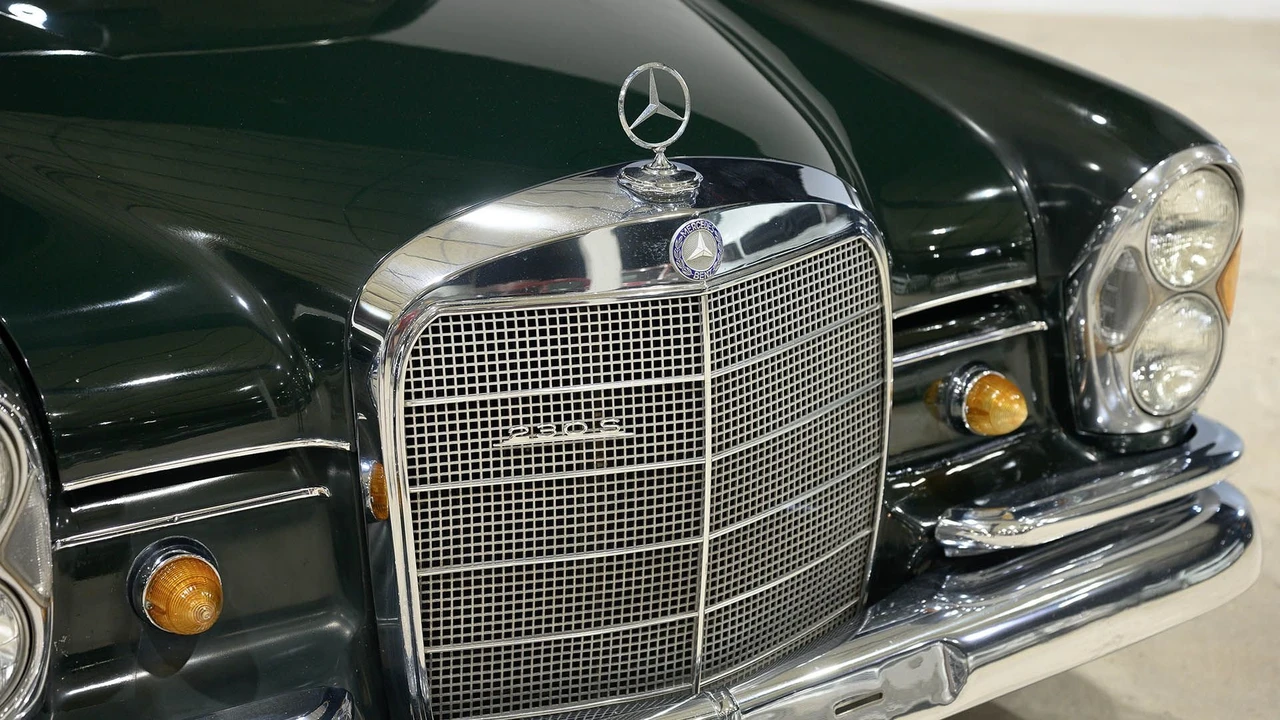 1968 Mercedes-Benz W110 - Image 11 of 31