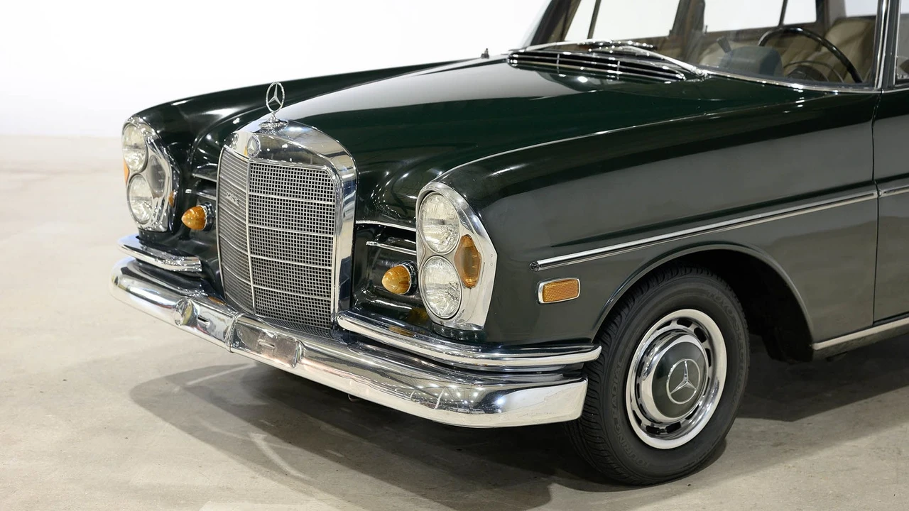 1968 Mercedes-Benz W110 - Image 10 of 31